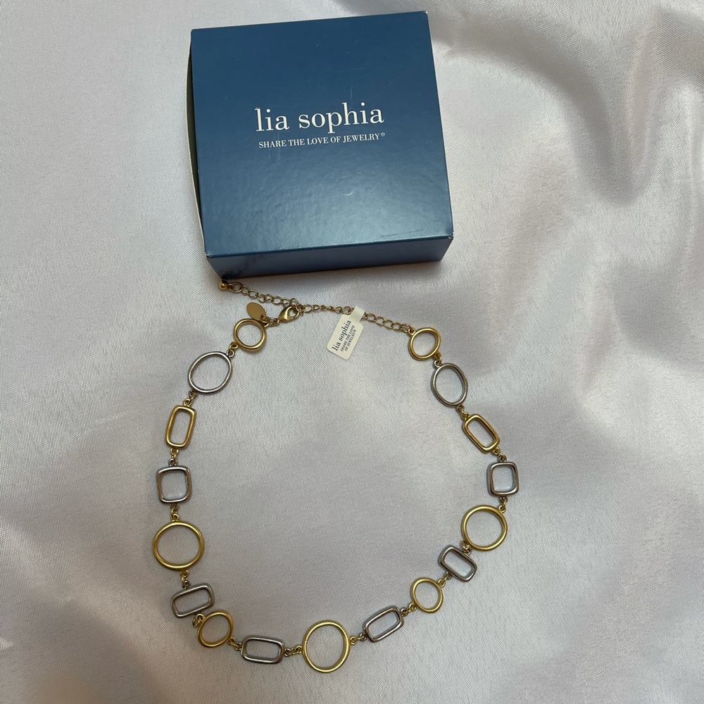 Lia Sophia Choker